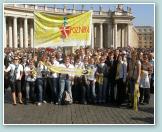 (51/60): Na Placu witego Piotra po modlitwie Anio Paski mielimy okazj zrobi sobie grupowe zdjcie!